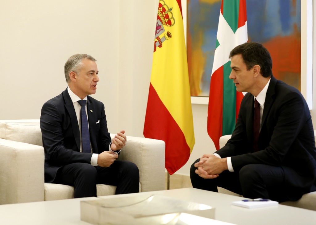 El lehendakari, Íñigo Urkullu, y el presidente del Gobierno, Pedro Sánchez.