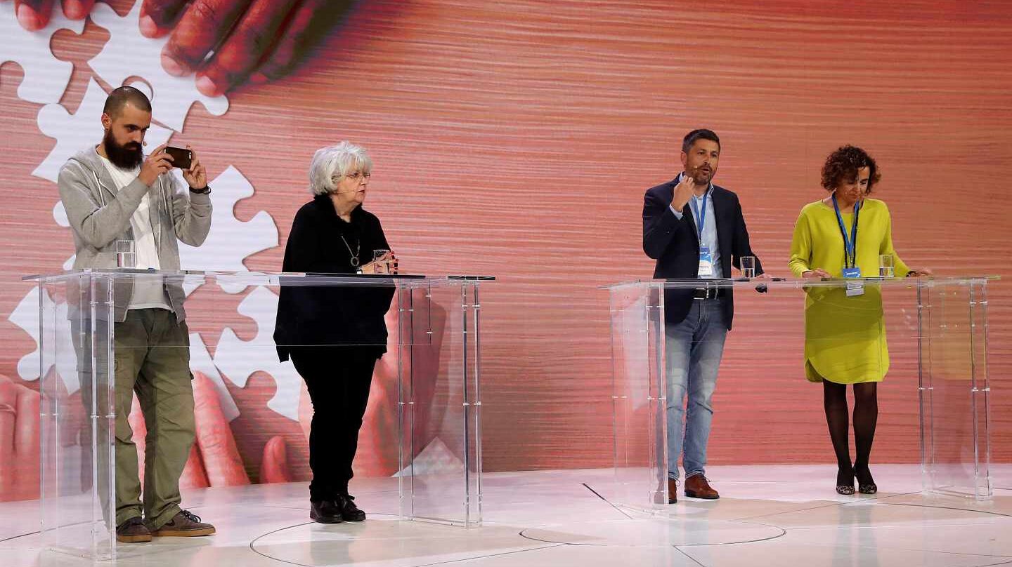 Jaume Vives (a la izquierda), en la Convención Nacional del PP junto a Teresa Freixas, José Rosiñol y Dolors Montserrat.