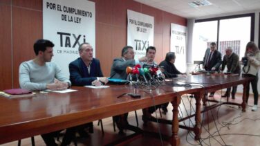 Los taxistas de Madrid mantienen su huelga: "Las propuestas de Garrido son una burla"