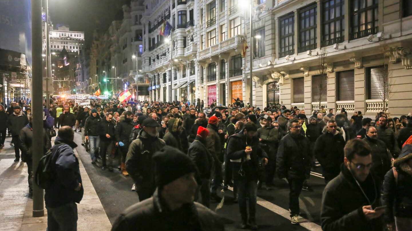 Taxistas madrileños, en la Gran Vía.