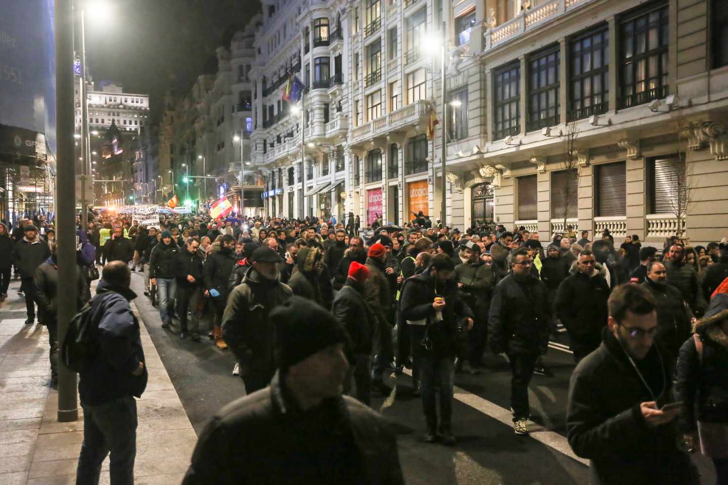 Taxistas madrileños, en la Gran Vía.