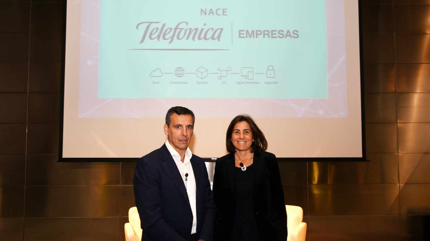 José Cerdán, CEO de Telefónica Business Solutions, y María Jesús Almazor, consejera delegada de Telefónica España.