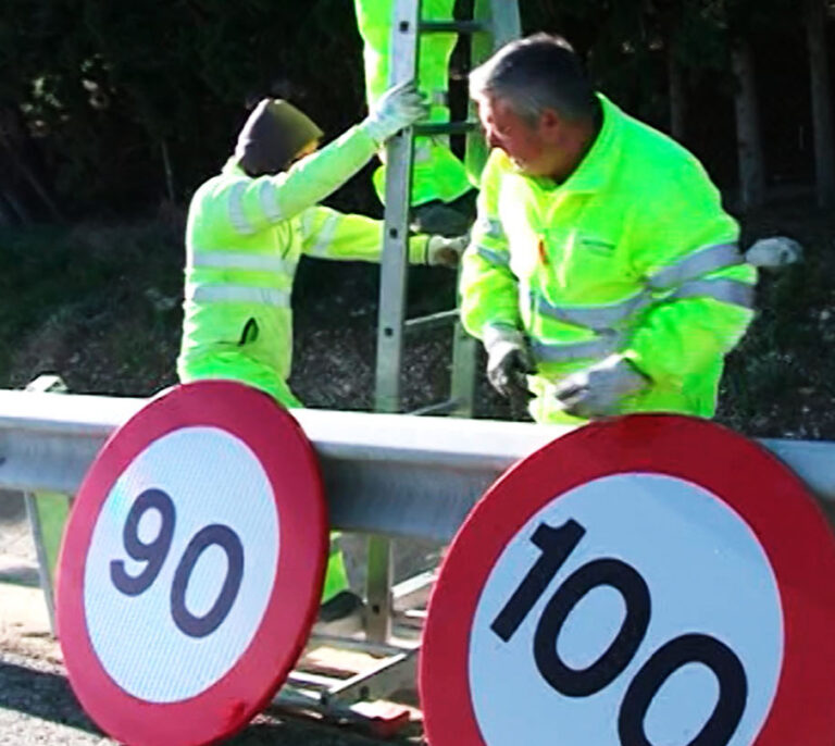 Los coches circularán a 90 km/h en las carreteras convencionales