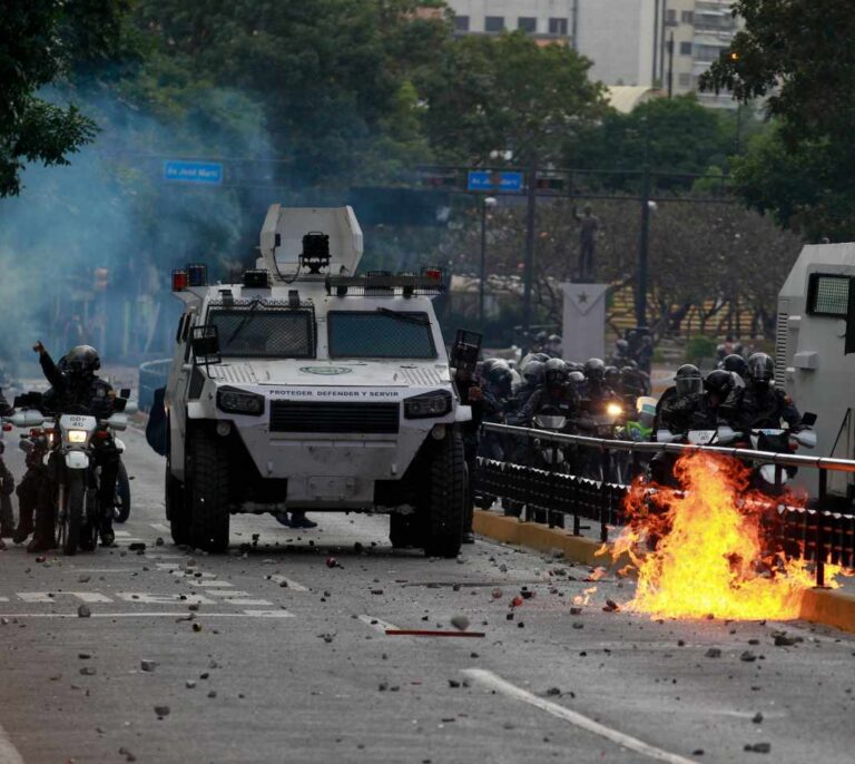 Más de 700 detenidos en las protestas en Venezuela