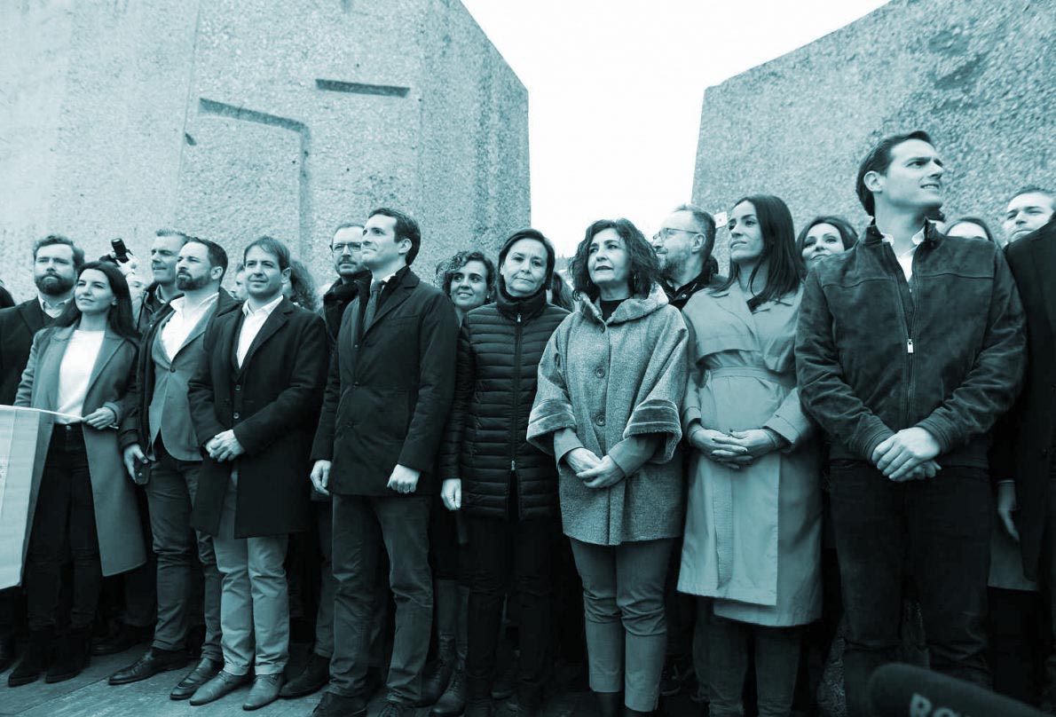 Santiago Abascal, Pablo Casado y Albert Rivera, entre otros, en la manifestación en la plaza de Colón de Madrid contra Pedro Sánchez.