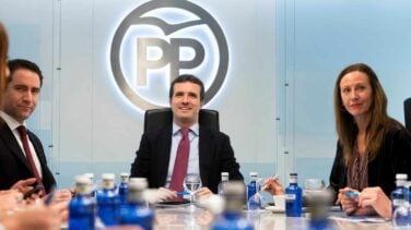 Casado congela su estrategia hasta ver si lo de las elecciones es un farol de Sánchez