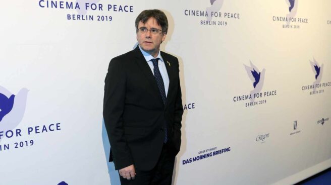 El equipo del documental 'Dos Cataluñas' devuelve el premio que les entregó Puigdemont