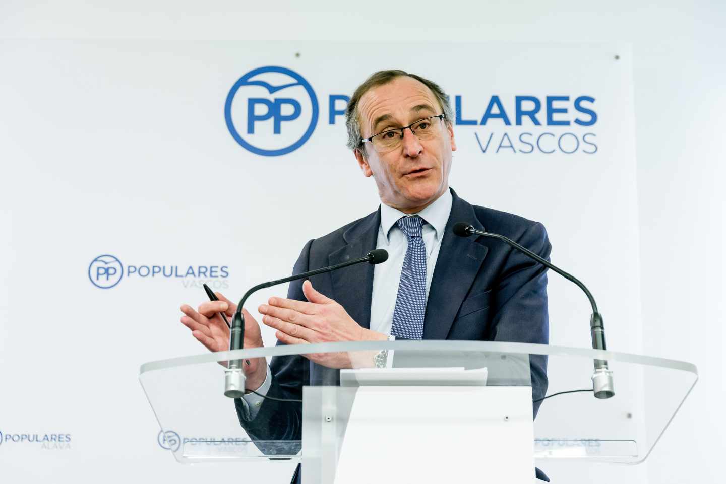 Alfonso Alonso ficha por la consultora del ex ministro socialista José Blanco