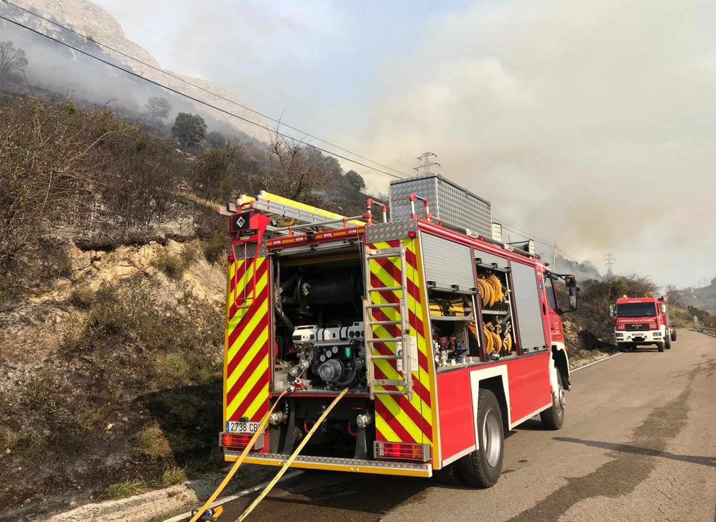 Baja a 32 el número de incendios activos en Cantabria