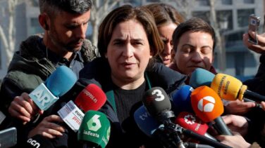 Colau inquieta al PSC al priorizar la negociación con los independentistas