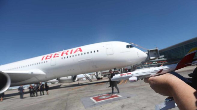 Iberia abre un corredor aéreo permanente con China para traer material sanitario