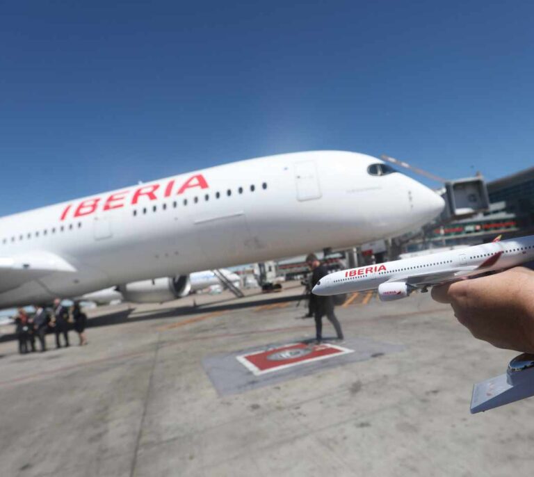 La huelga en Iberia en Barcelona causa la cancelación de 135 vuelos el fin de semana
