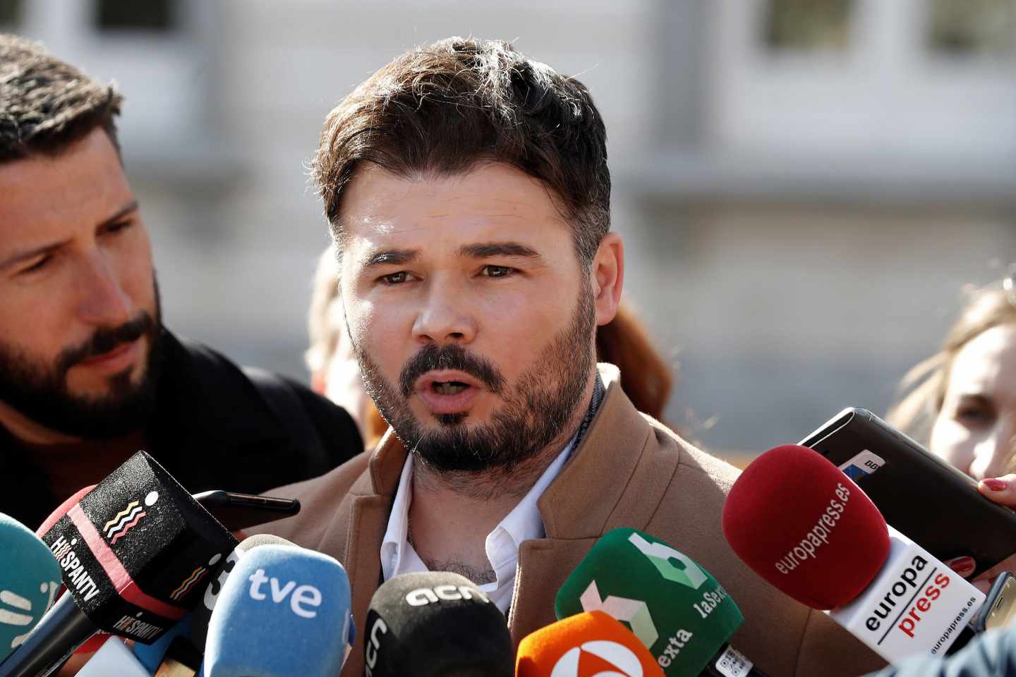 Rufián acusa a los Mossos de "colegueo" con grupos nazis durante los altercados