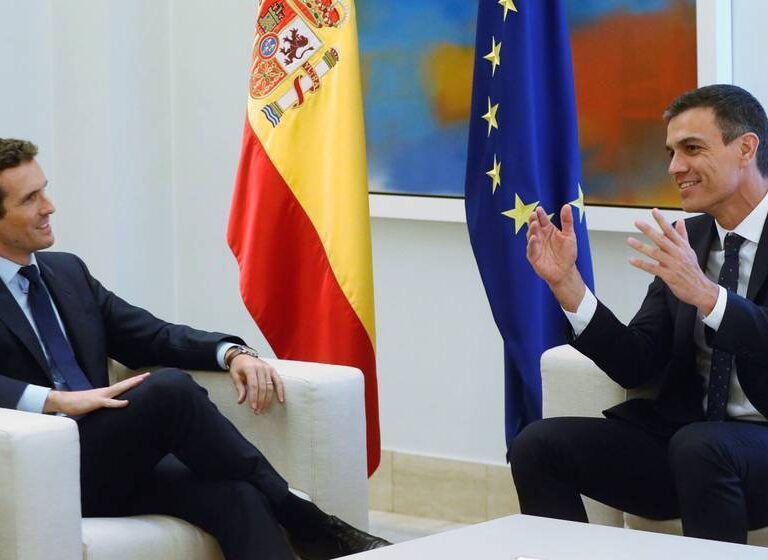 Preparando los debates: Sánchez, con perfil "zen" para los golpes; Casado, a "pasarlo bien"