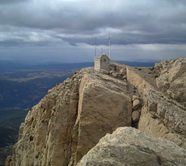 Los valencianos, por fin dueños del Gigante de Piedra