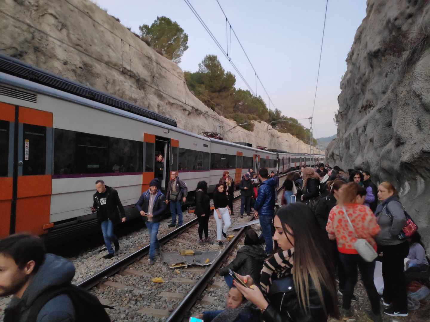 Choque de dos trenes en la R4 de Cercanías entre Manresa y Sant Vicenç de Castellet.