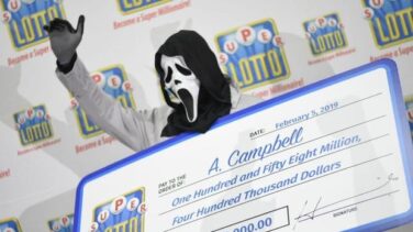 Gana un millón de dólares en la lotería y se disfraza parar evitar que le reconozcan