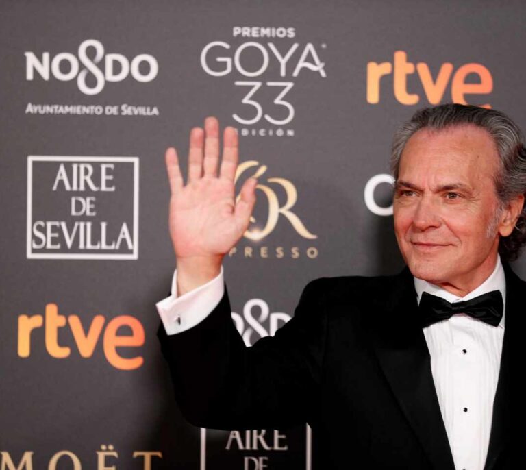 Famosos y autoridades se vacunan con AstraZeneca: de José Coronado a Angela Merkel