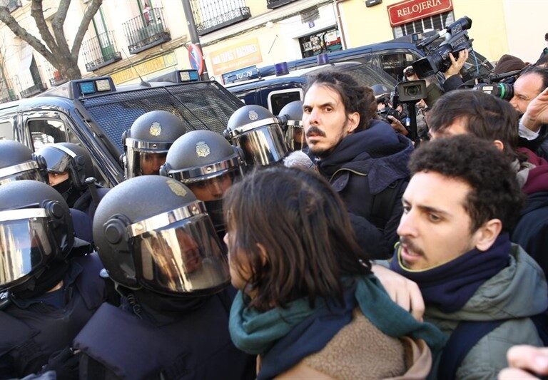 Tensión en Lavapiés: siete detenidos por impedir el desahucio de cuatro vecinas