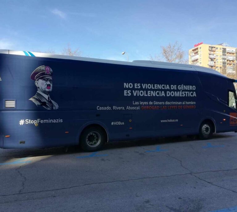 HazteOir utiliza la imagen de Hitler y el mensaje "Stop Feminazis" en las vísperas del 8M