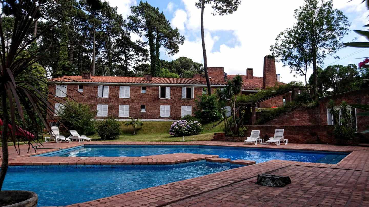 El Parque Hotel Saint-Pierre (antes Don Pepe), que Villarejo vendió al arquitecto argentino Adrián Beloso-Baker.