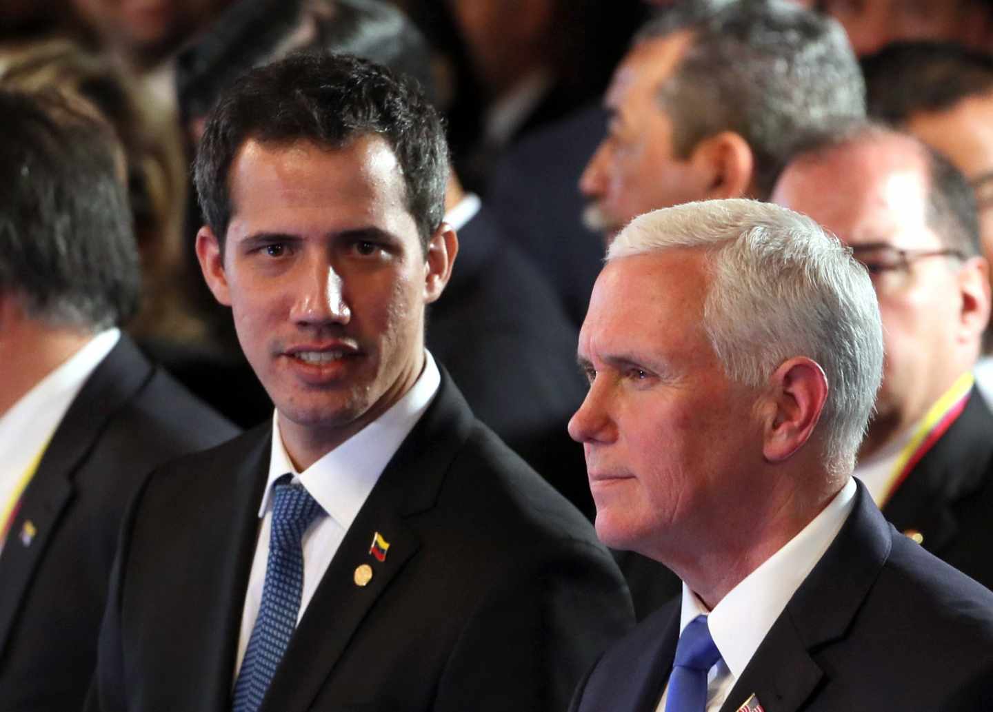El presidente encargado de Venezuela, Juan Guaidó, junto al vicepresidente de EEUU; Mike Pence, en la reunión del Grupo de LIma.