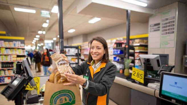 Mercadona retirará las bolsas de plástico de sus 1.600 supermercados antes de mayo