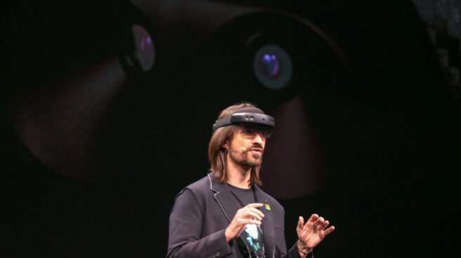 Microsoft no se rinde con la realidad virtual y presenta las nuevas gafas HoloLens 2
