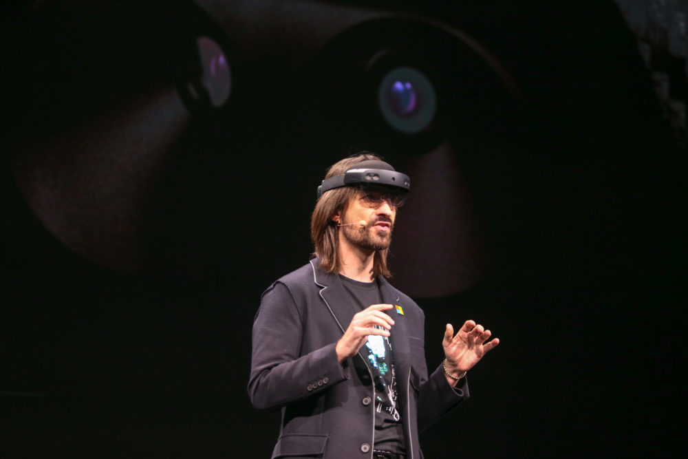 Microsoft no se rinde con la realidad virtual y presenta las nuevas gafas HoloLens 2