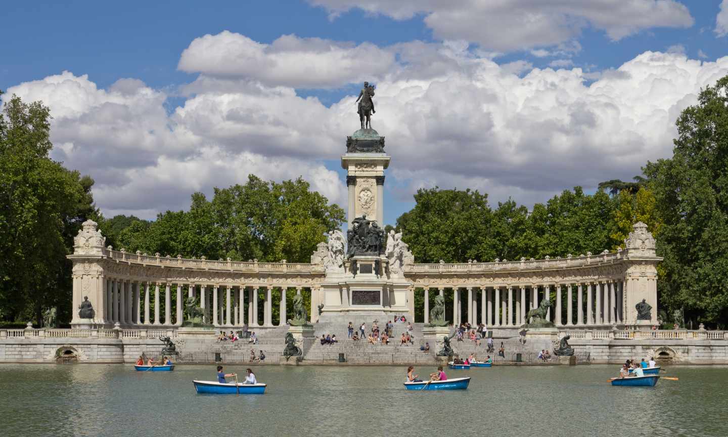 Monumento a Alfonso XII en los Jardines del Retiro.