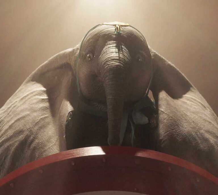 Así vuela el 'Dumbo' de Tim Burton