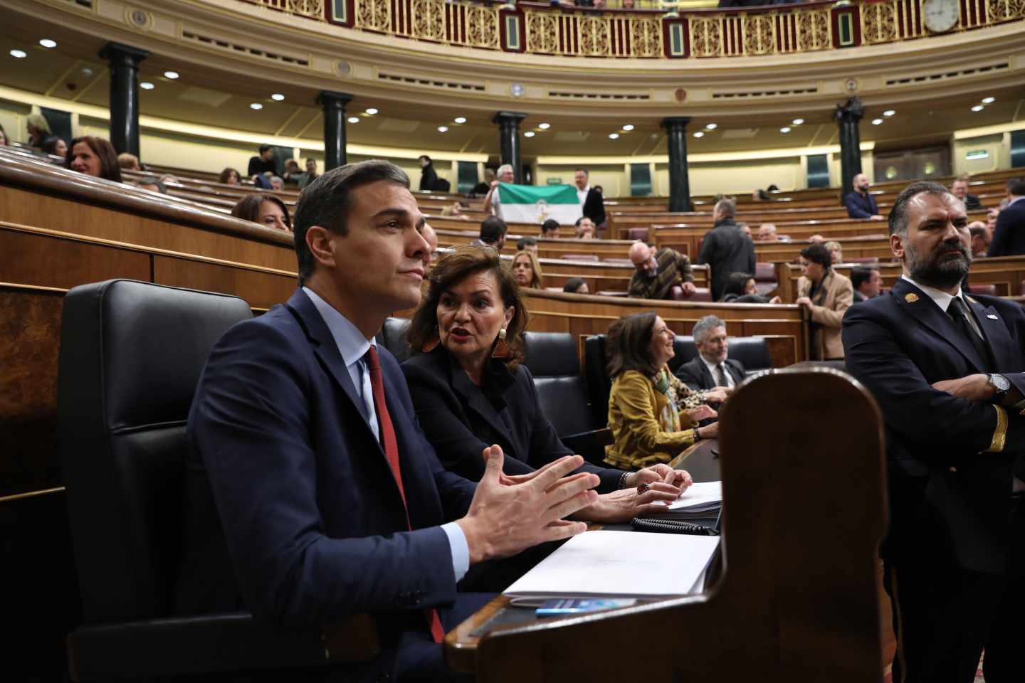 Pedro Sánchez y Carmen Calvo, en el Congreso.