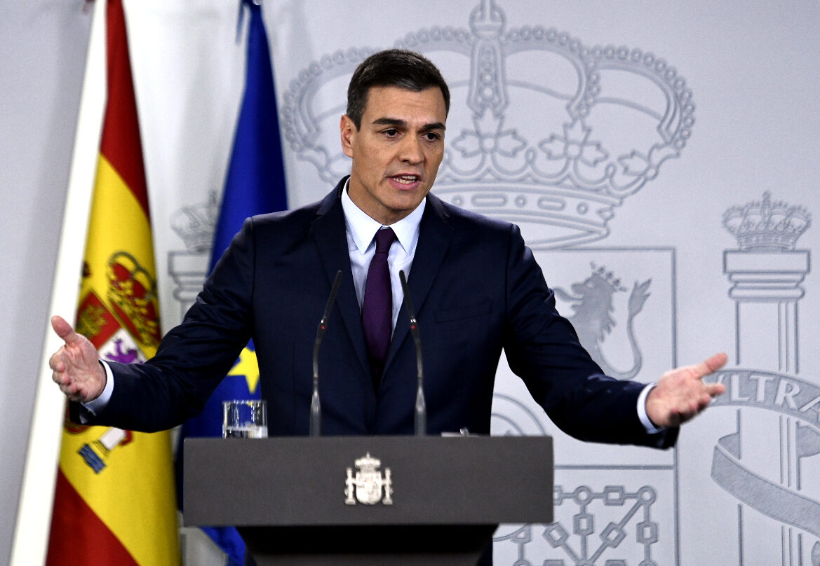 Sánchez llama a las urnas el 28-A: "Hay que elegir entre la España de Colón o la de todos"