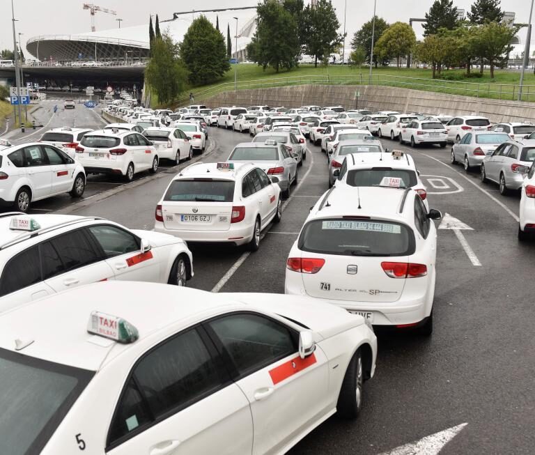 País Vasco se une a Cataluña y establece la precontratación para los servicios VTC