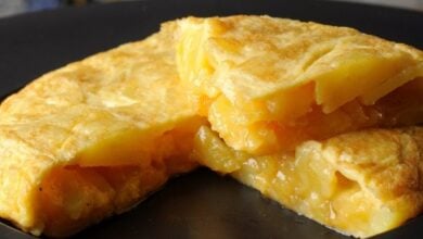 La mejor tortilla de patatas de España: poco hecha y con cebolla