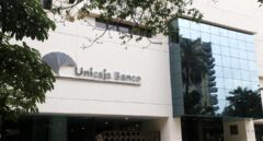 Santalucía compra por 318 millones de euros el 50% de los negocios que Unicaja tenía con Mapfre y Aegon
