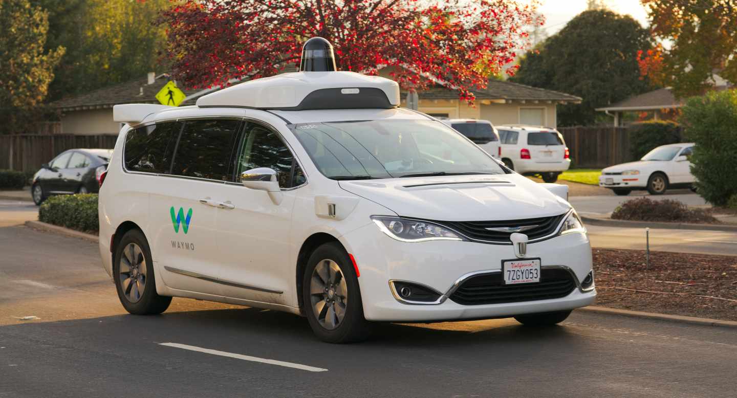 Renault, Nissan y Mitsubishi estudian aliarse con Google para el desarrollo de taxis sin conductor.
