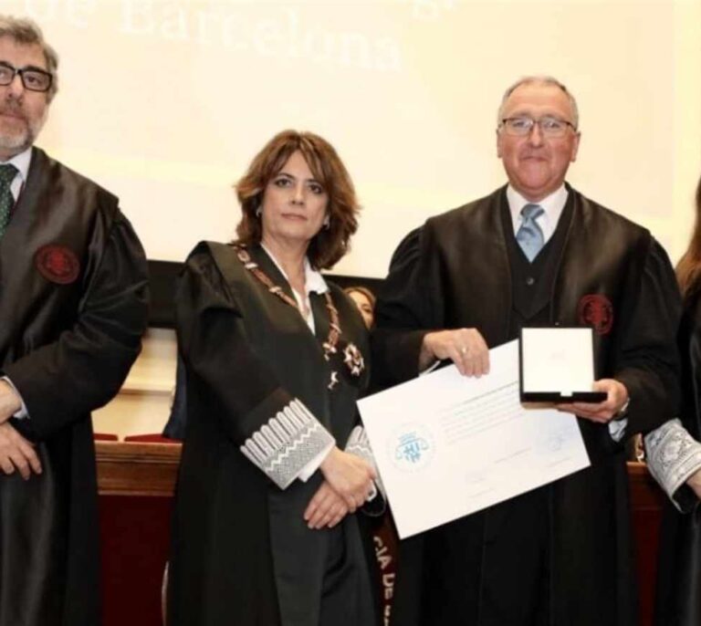 La ministra de Justicia se fotografía con el abogado de Sànchez, Rull y Turull