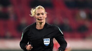 La televisión iraní cancela la emisión un partido de fútbol arbitrado por una mujer
