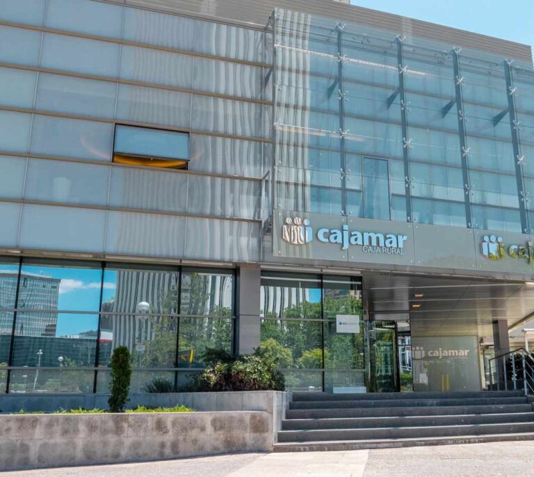 Cajamar ofrece 200 euros a los clientes que domicilien su nómina o pensión