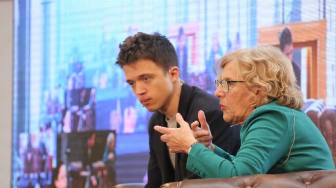 Carmena llama a "llenar Madrid de magdalenas" en su presentación con Errejón