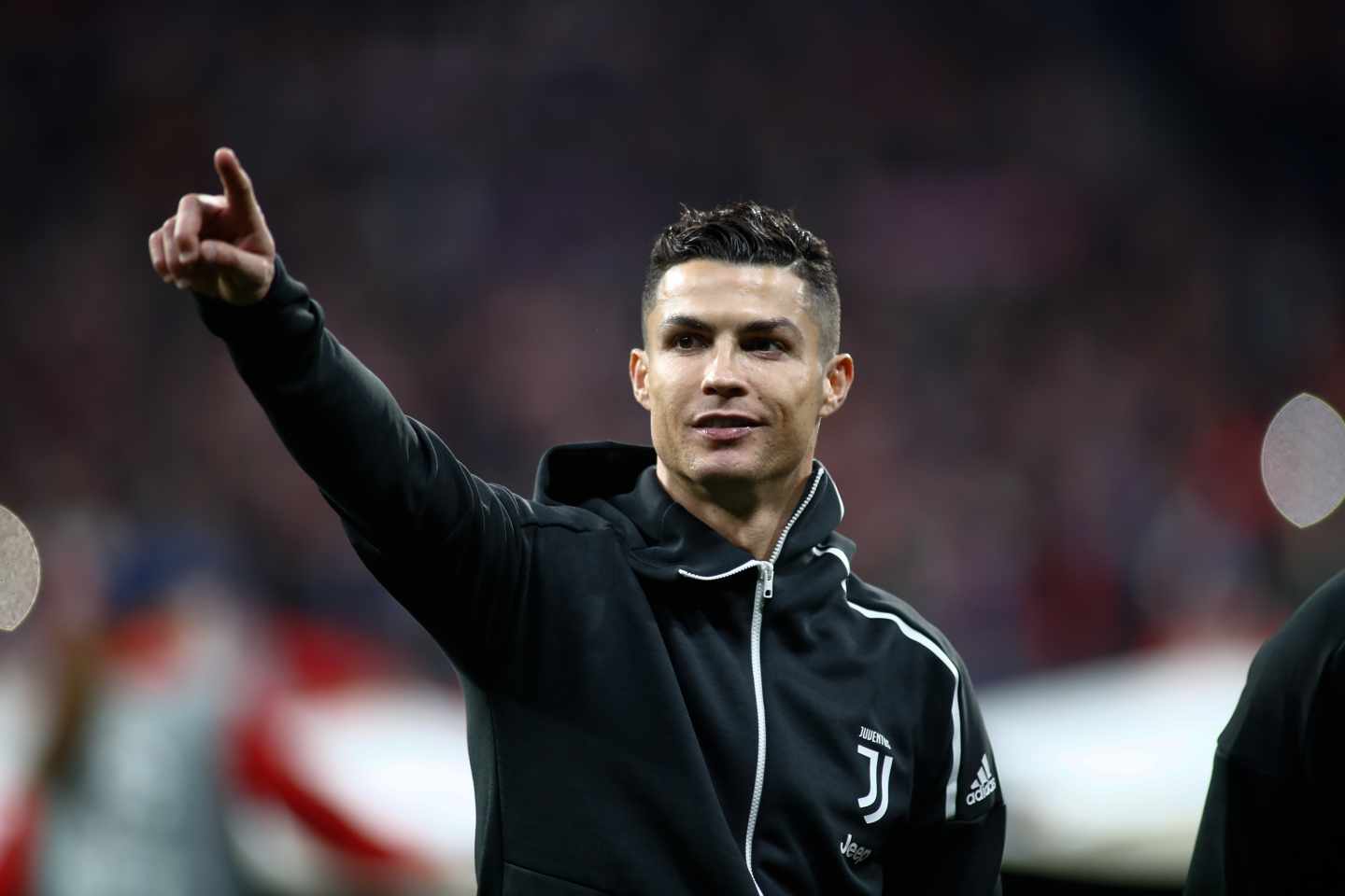 Cristiano Ronaldo expande a Madrid su negocio de transplantes capilares.