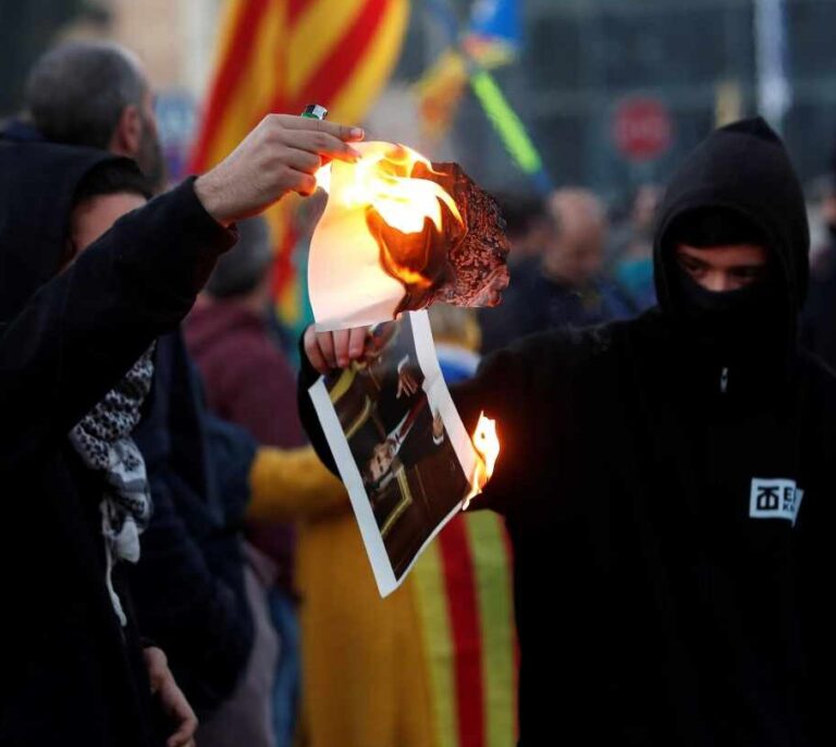 Los CDR se suman a las marchas de tres días como respuesta a la sentencia del 1-O