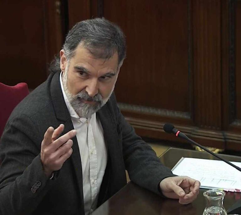 Jordi Cuixart pide el confinamiento total y carga contra "la sagrada unidad de España"