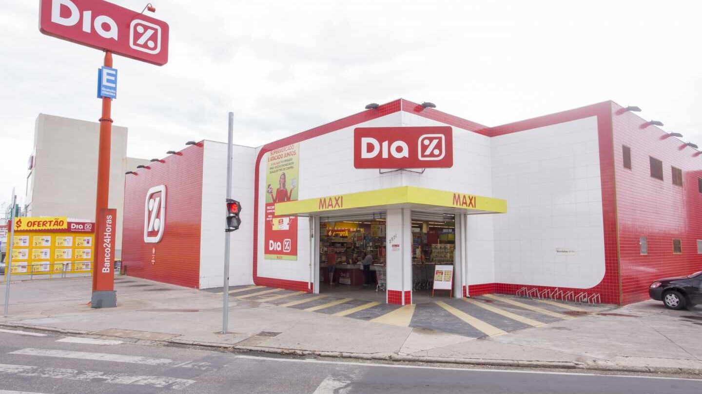 Tienda del grupo de supermercados Dia en Brasil.