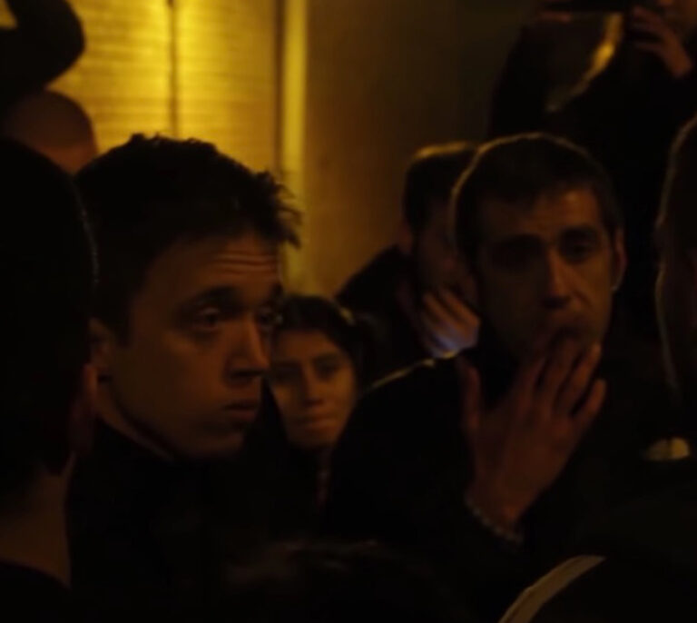Escrache a Errejón: "Si VOX gana la culpa es vuestra"