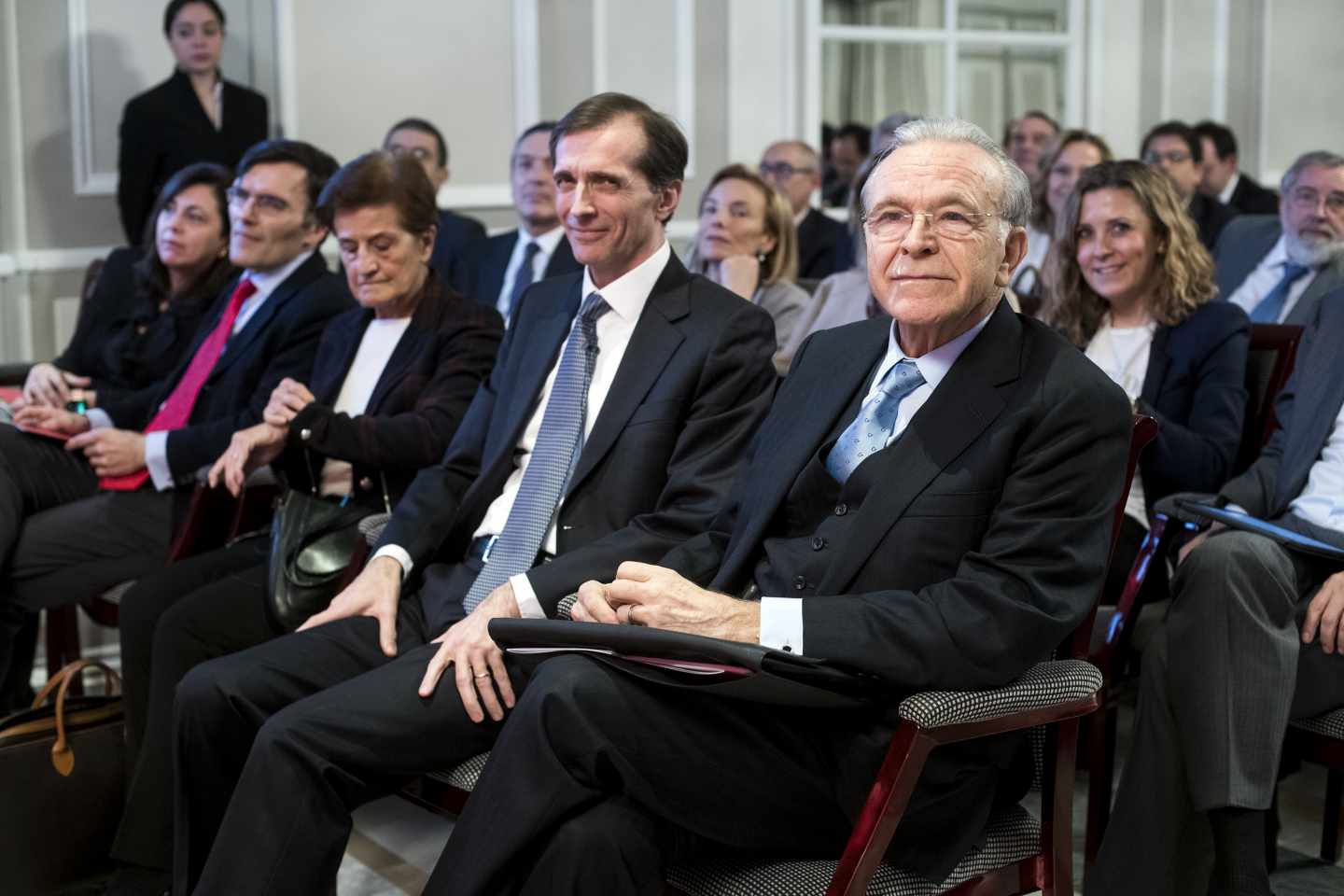 Isidro Fainé, presidente fundador de la AED, Jordi Canals, Adela Cortina, Alberto Durán y Rosa García, miembros de la comisión de ética.