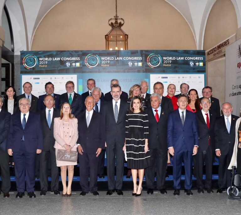 El rey Felipe VI: "No es admisible apelar a una supuesta democracia sin respetar la ley"