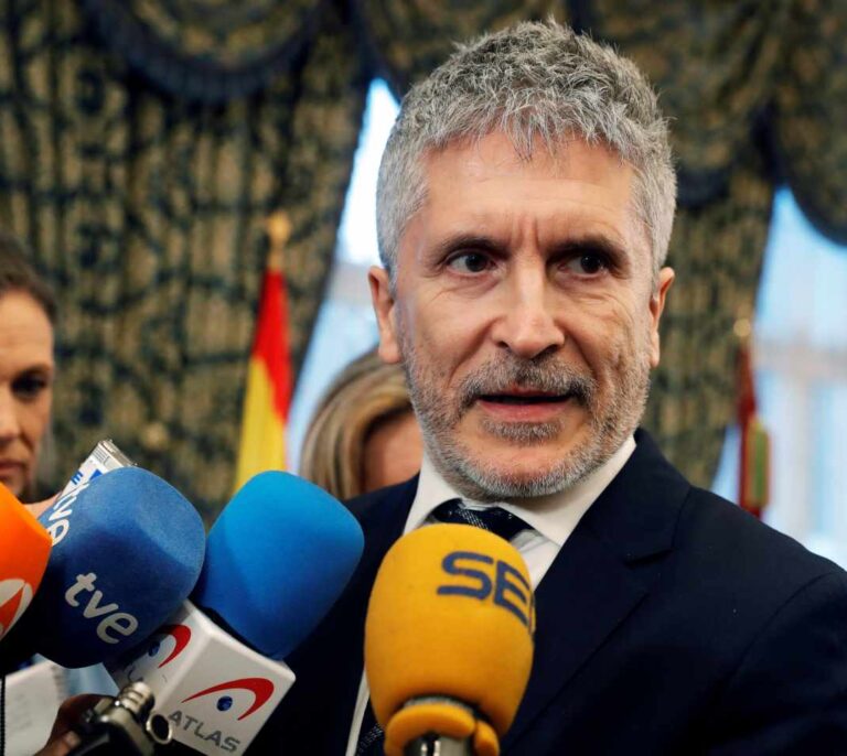 Marlaska pide cambiar la ley ante acusaciones populares como la de Vox