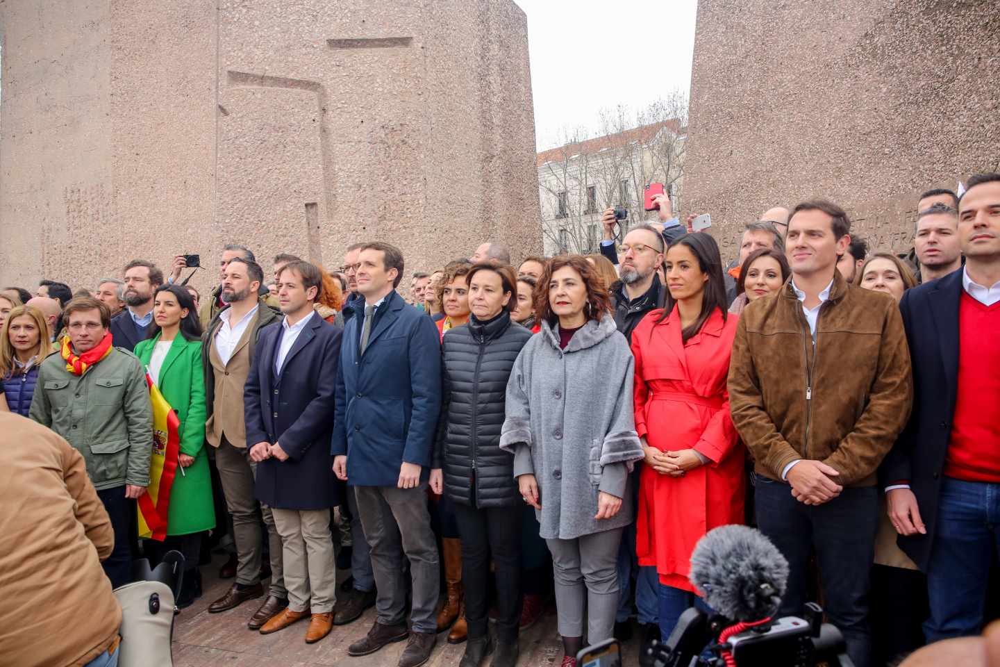 Foto de familia tras la manifestación de Colón.